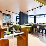 Novotel Centre Gare Hotel 4*