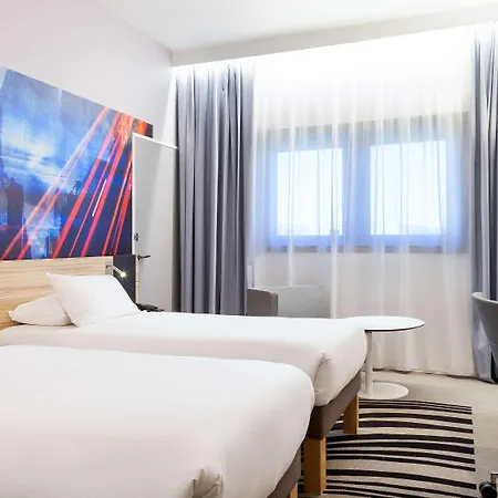 Novotel Centre Gare Hotel 4*