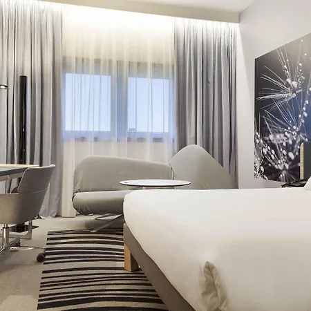 Novotel Centre Gare Hotel 4*
