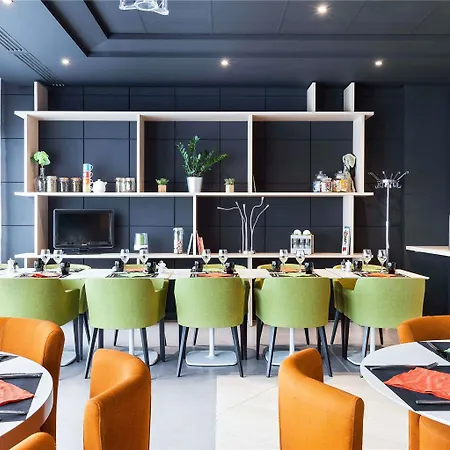 Novotel Centre Gare Hotel 4*