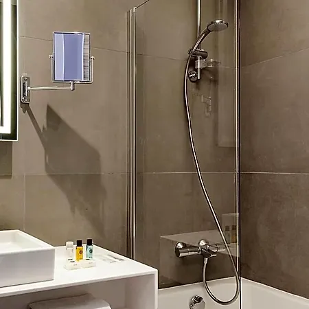 Novotel Centre Gare Hotel 4*
