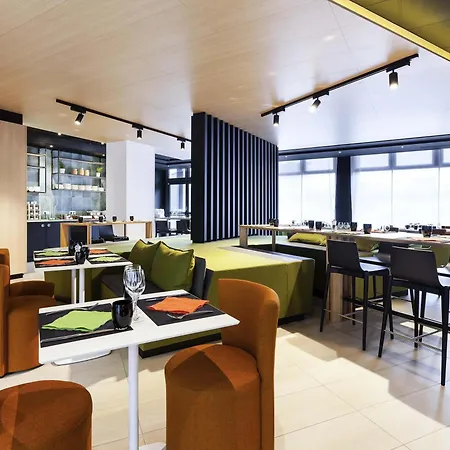 Novotel Centre Gare Hotel 4*