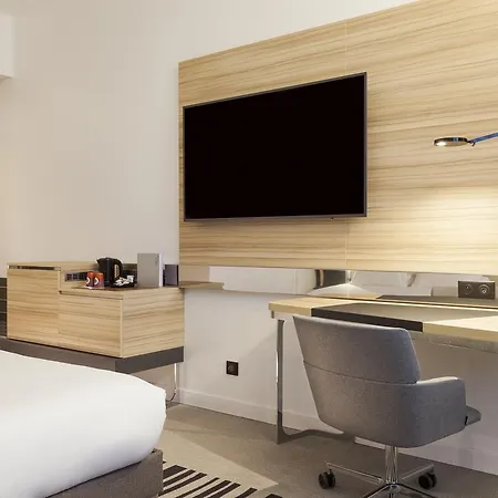 Novotel Centre Gare Otel 4*