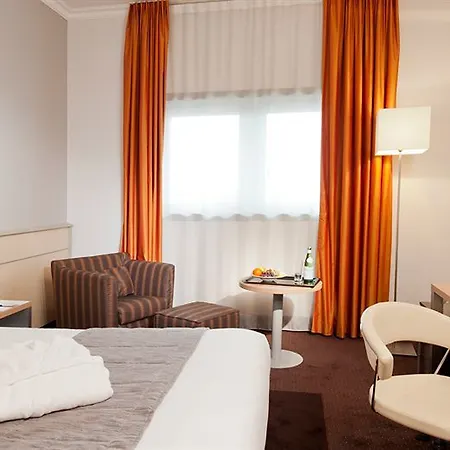 Novotel Centre Gare 4* Tours