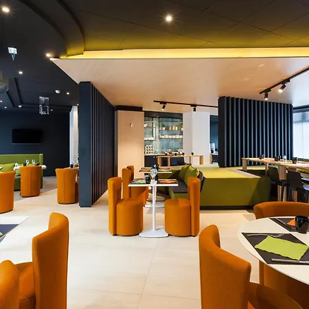Novotel Centre Gare Hotel 4*